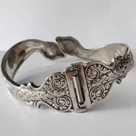 Pewter Snake Reptile Hinge Cuff Bracelet - Picture 3 of 9